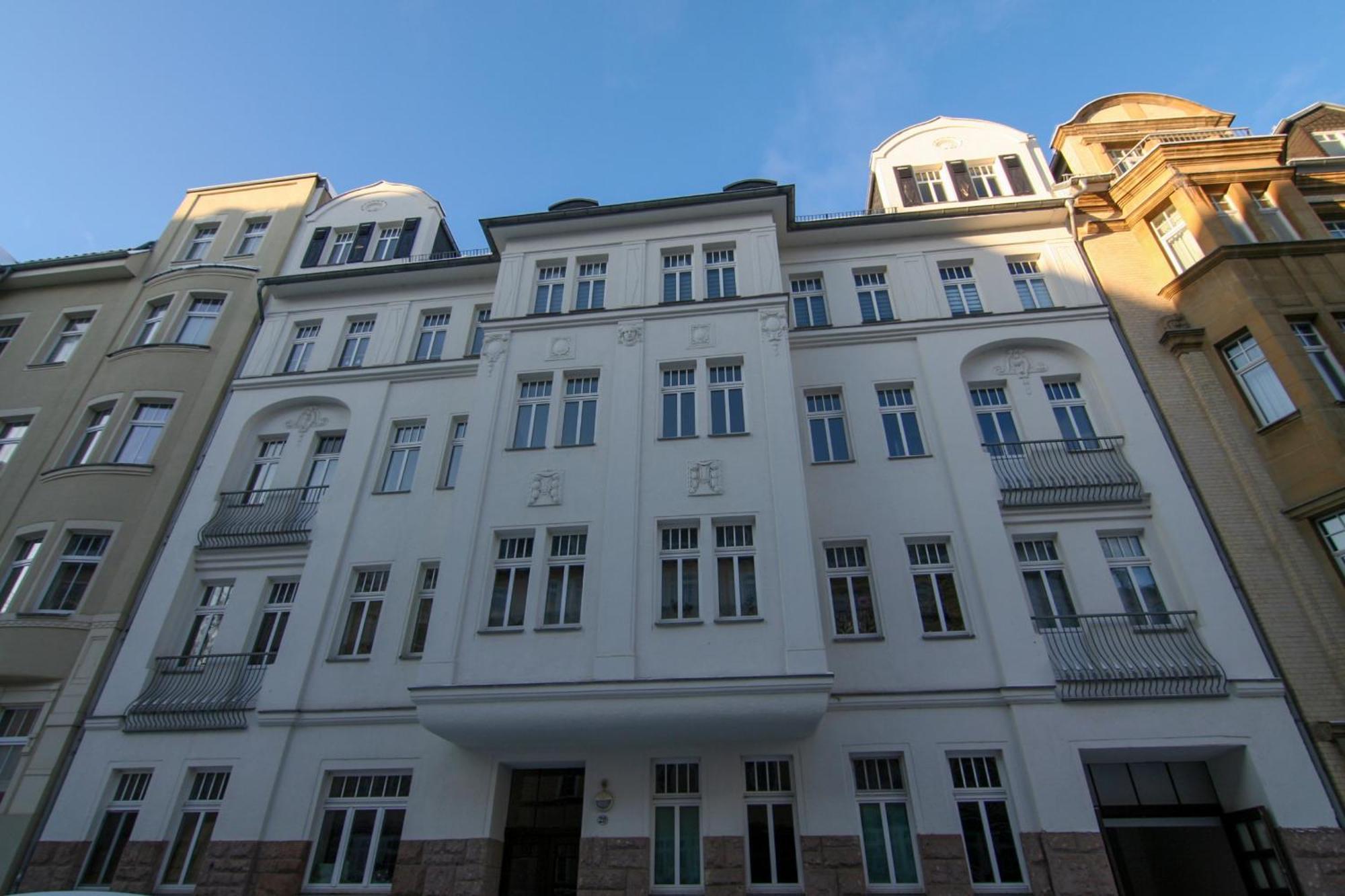 Premium Quartier Clara , Karl Und Fritz Auf Dem Kassberg Mit Eigenem Stellplatz Apartment Chemnitz Room photo