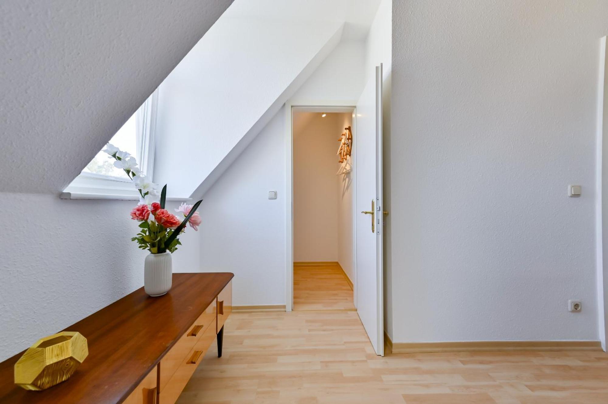 Premium Quartier Clara , Karl Und Fritz Auf Dem Kassberg Mit Eigenem Stellplatz Apartment Chemnitz Room photo