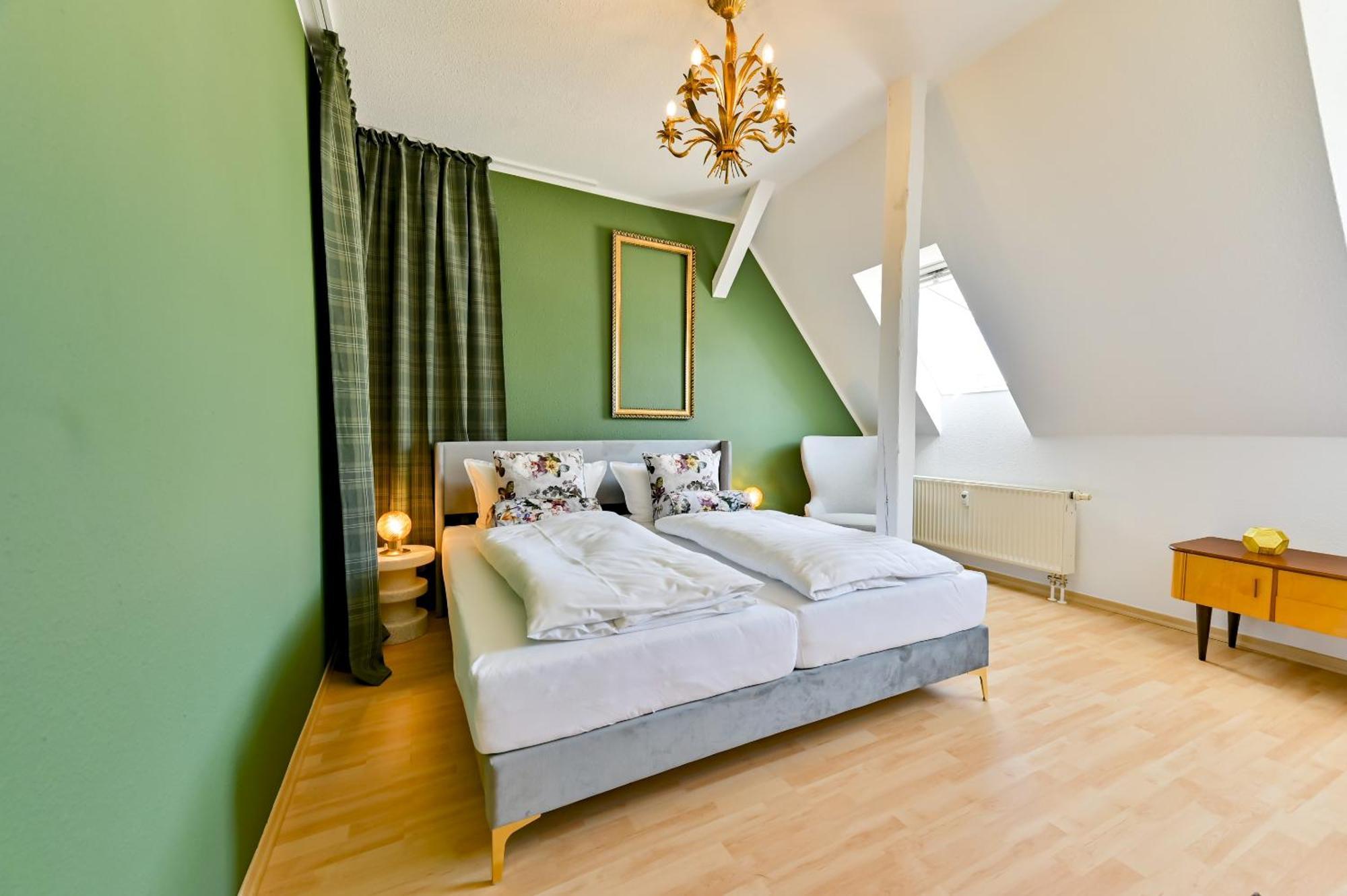 Premium Quartier Clara , Karl Und Fritz Auf Dem Kassberg Mit Eigenem Stellplatz Apartment Chemnitz Exterior photo